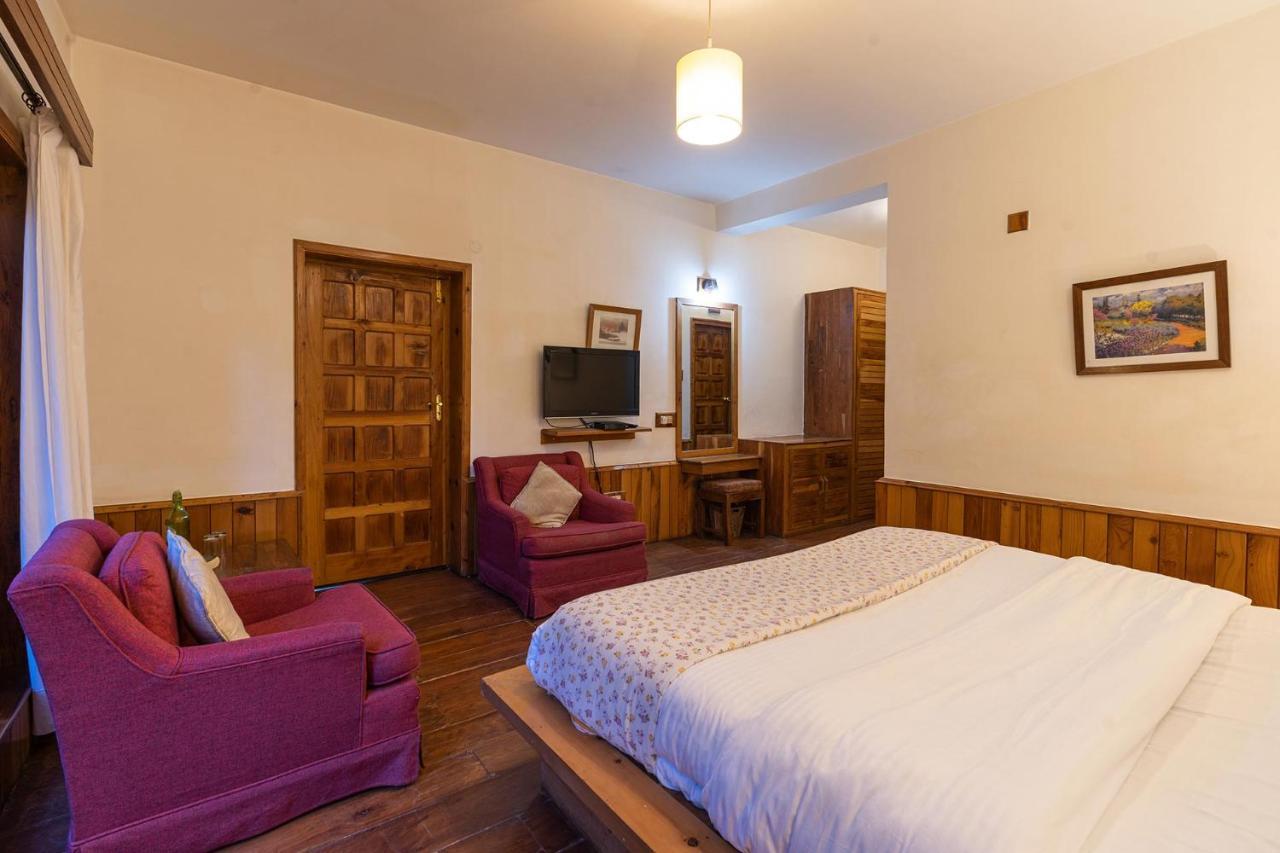 Stayvista At Casa Bella Vista- Mall Road Manāli Eksteriør billede