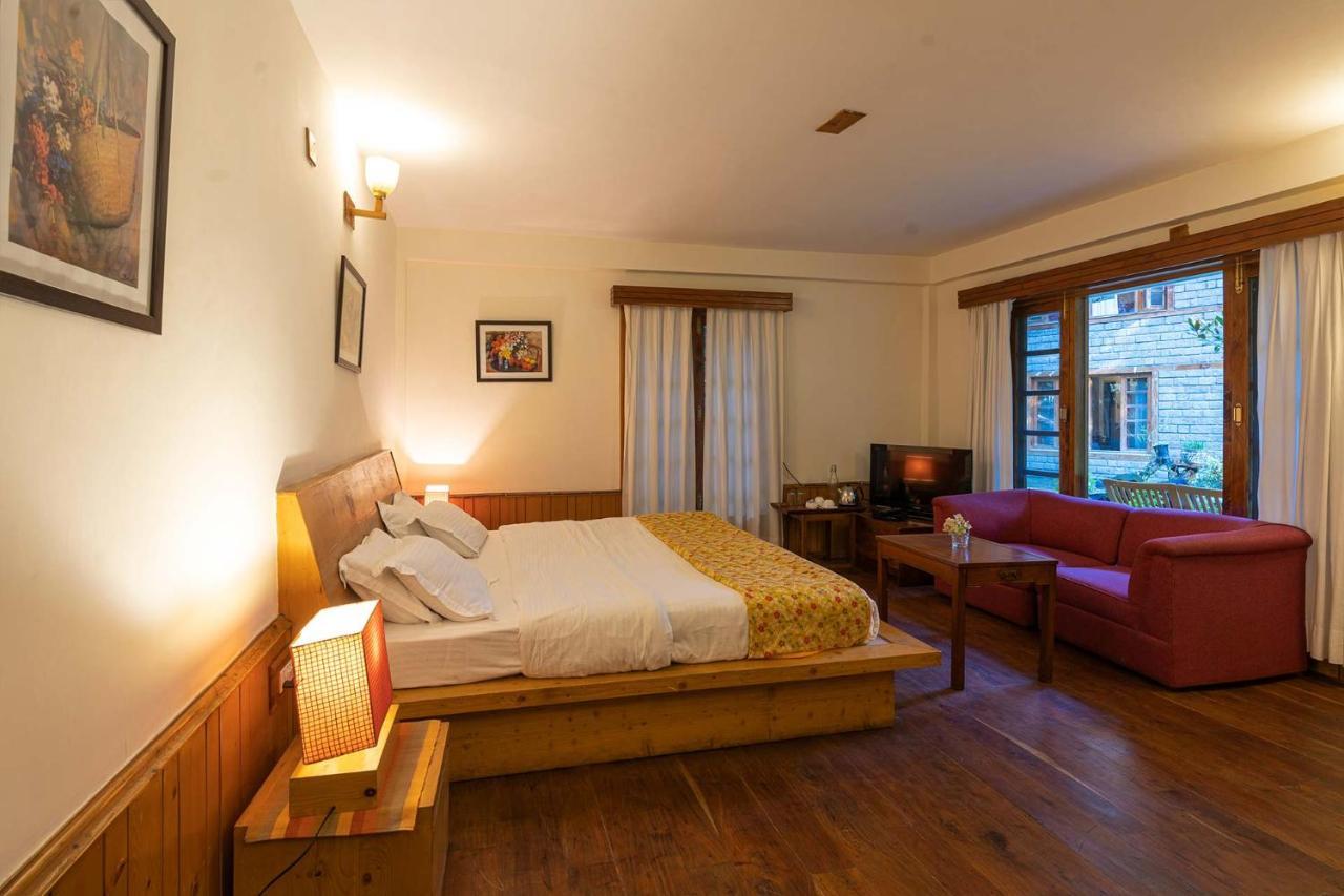 Stayvista At Casa Bella Vista- Mall Road Manāli Eksteriør billede